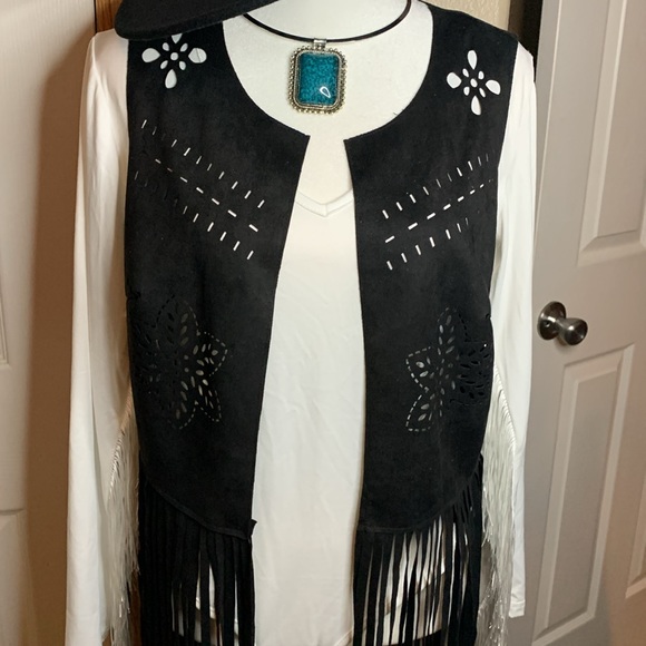 Western laser cut open front solid black vest with fringe NEW - Picture 2 of 6